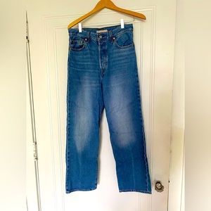 Levi’s rib cage straight ankle jean, size 29